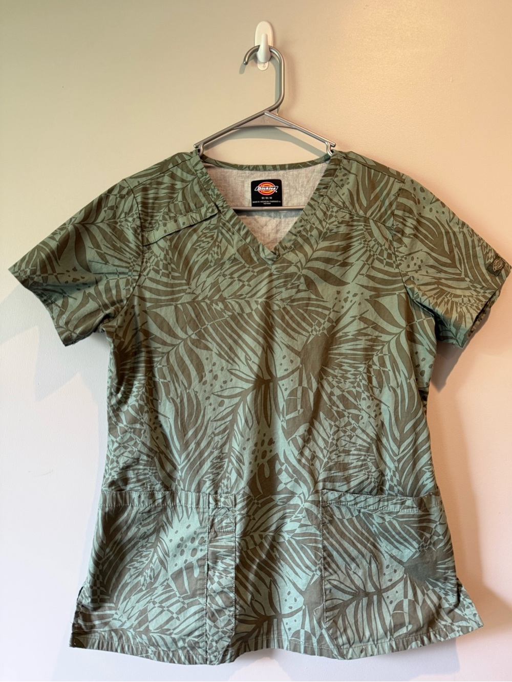 Womens ‘Dickies’ scrub top
